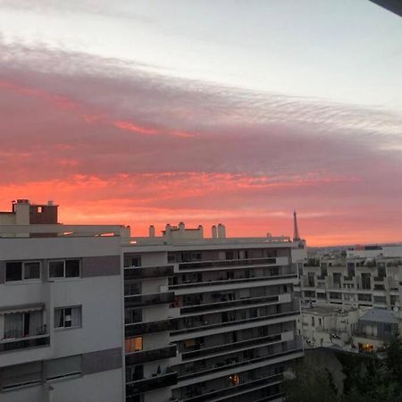 Nice Loft With Romantic View Over The Eiffel Tower Paris Exterior foto