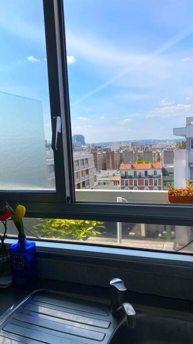 Nice Loft With Romantic View Over The Eiffel Tower Paris Exterior foto