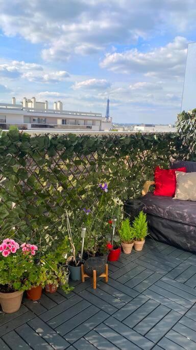Nice Loft With Romantic View Over The Eiffel Tower Paris Exterior foto